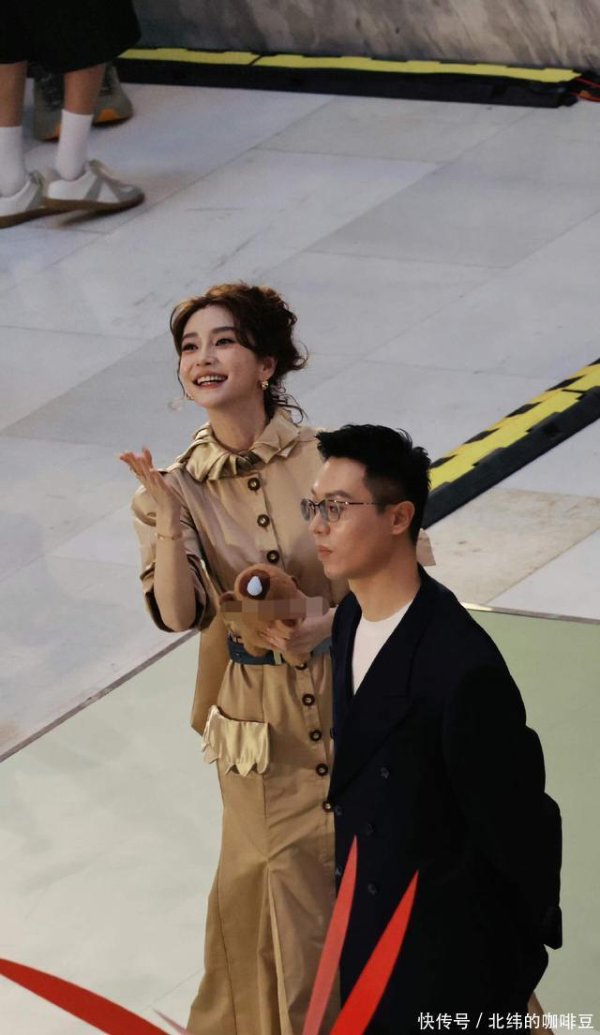 汇巨福配资 被商家背刺，被经纪人当街训话，杨颖算不算离婚后最惨的女明星？